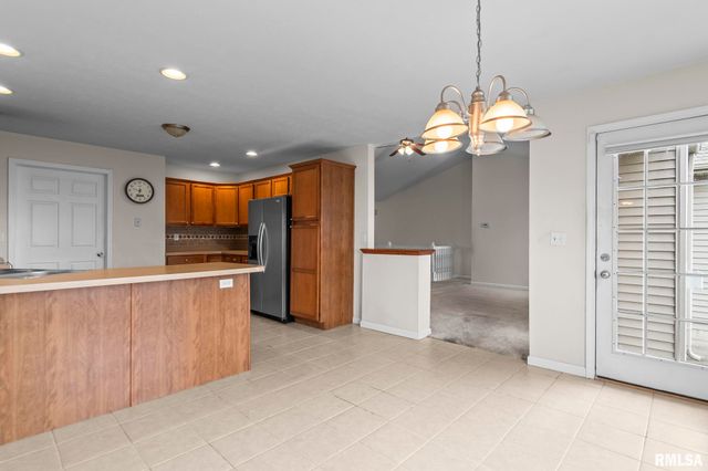 2704 JOHNATHAN Place, Springfield, IL 62711