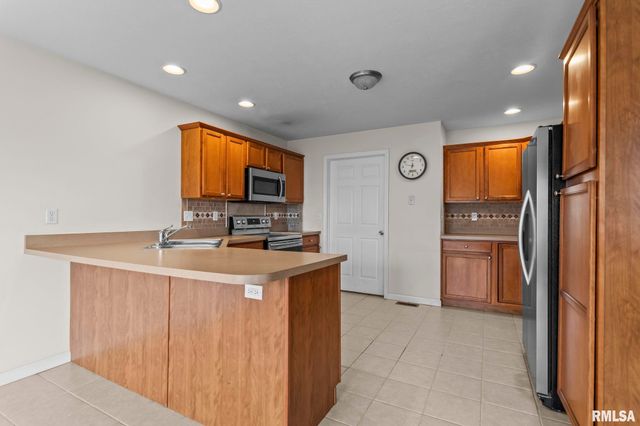 2704 JOHNATHAN Place, Springfield, IL 62711
