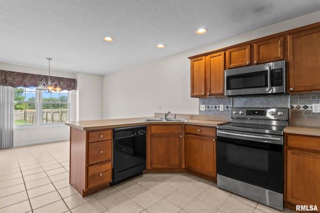 2704 JOHNATHAN Place, Springfield, IL 62711