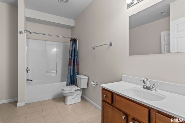 2704 JOHNATHAN Place, Springfield, IL 62711