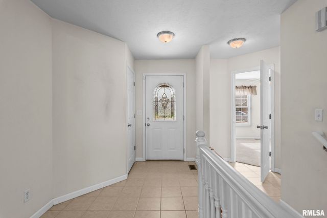 2704 JOHNATHAN Place, Springfield, IL 62711