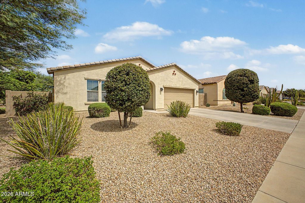 1572 E LUNA BLANCA Way, San Tan Valley, AZ 85140 — photo 4