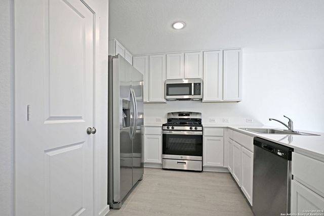 14836 Onyx, Elmendorf, TX 78112