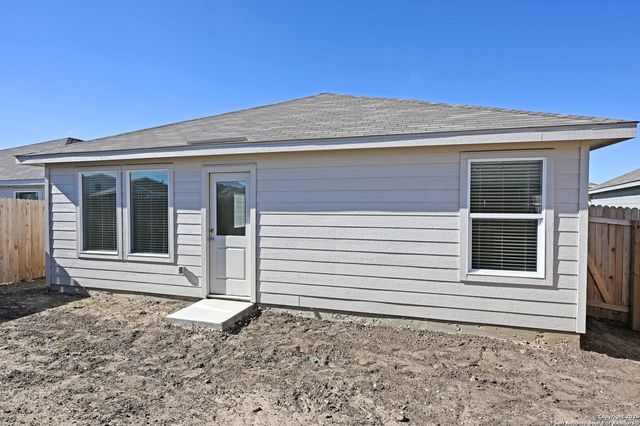 14836 Onyx, Elmendorf, TX 78112