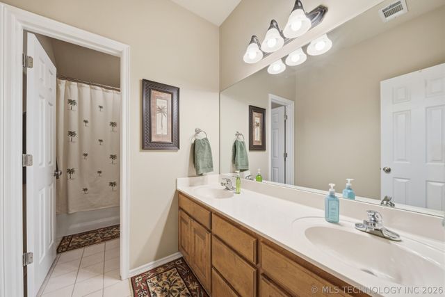7407 E Galveston Place, Broken Arrow, OK 74014