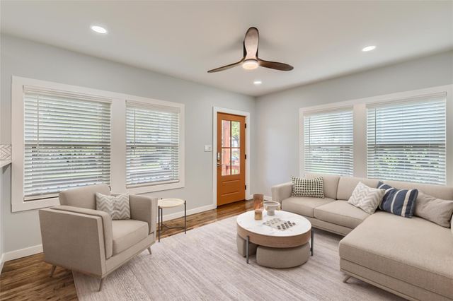 2939 Higgins ST, Austin, TX 78722