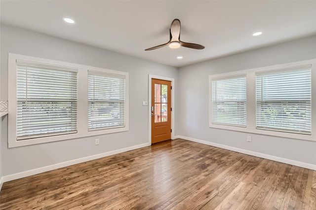 2939 Higgins ST, Austin, TX 78722