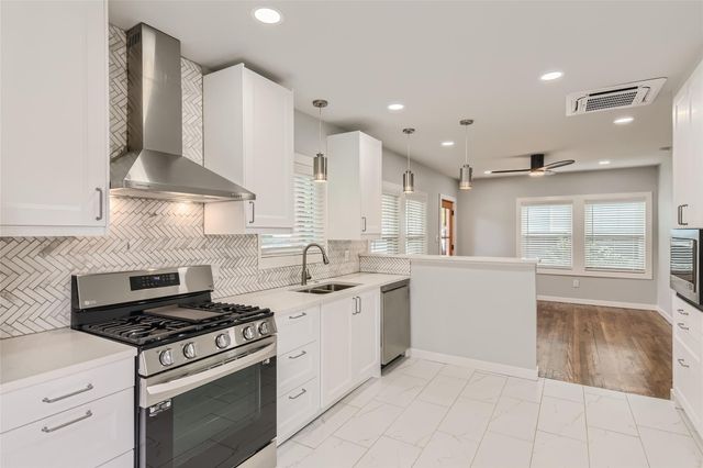 2939 Higgins ST, Austin, TX 78722