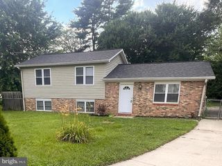 2 HAWKESBURY CT, Newark, DE 19702