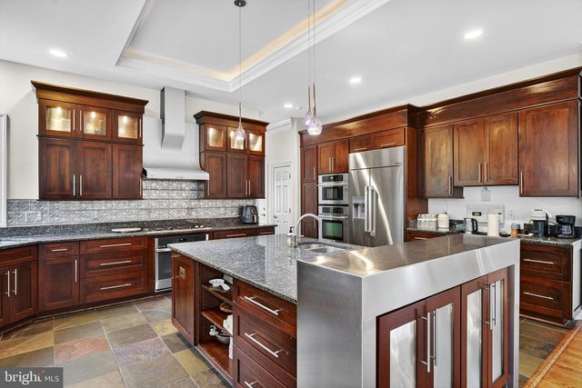 6623 LOCUST WAY, Annandale, VA 22003
