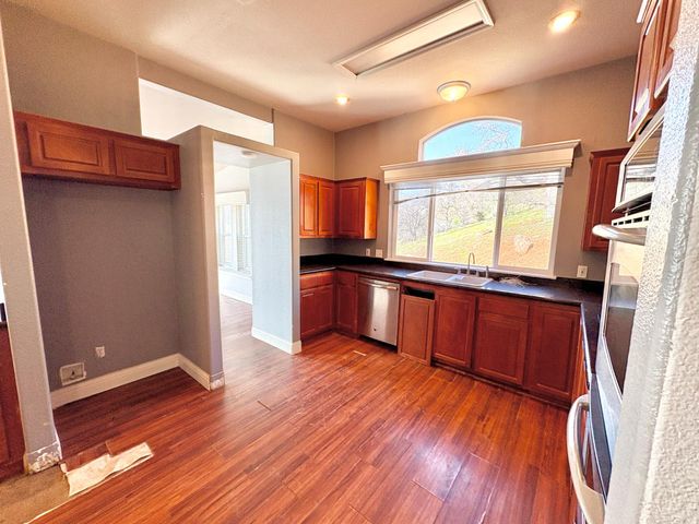 5428 Arbolada Dr, La Grange, CA 95329