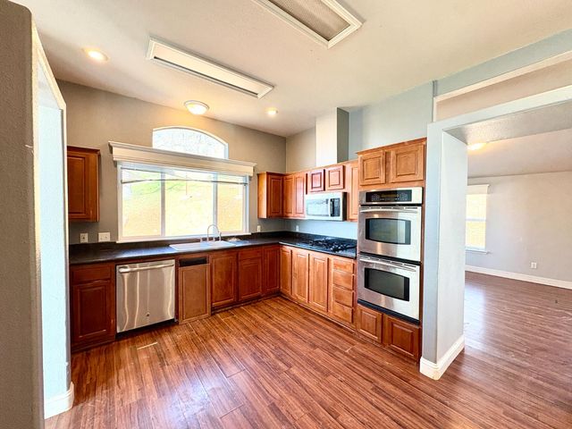 5428 Arbolada Dr, La Grange, CA 95329