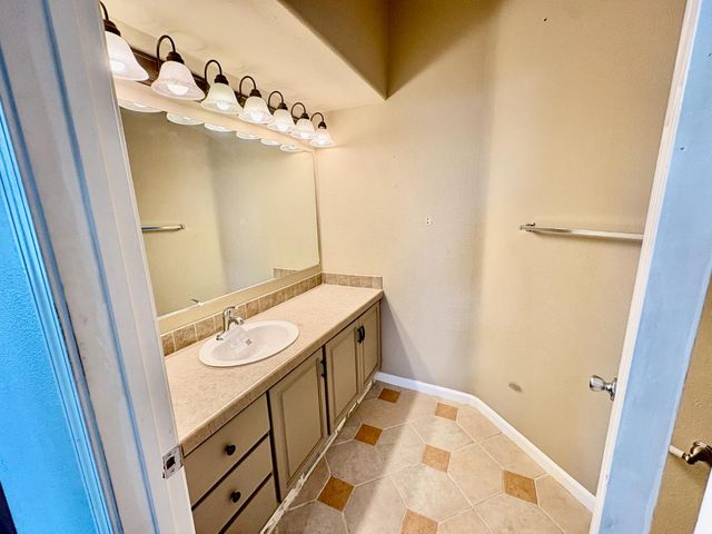 5428 Arbolada Dr, La Grange, CA 95329