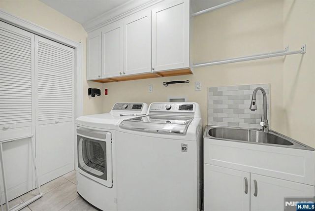 3 Daniel Drive, Englewood, NJ 07631
