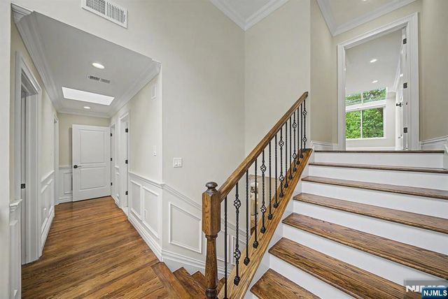 3 Daniel Drive, Englewood, NJ 07631