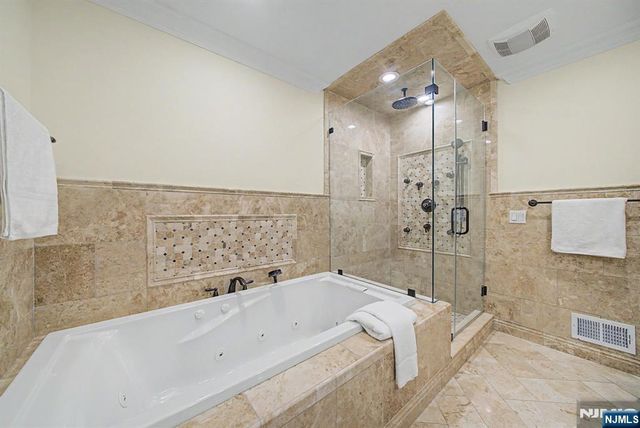 3 Daniel Drive, Englewood, NJ 07631