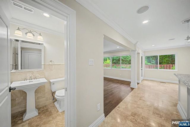3 Daniel Drive, Englewood, NJ 07631