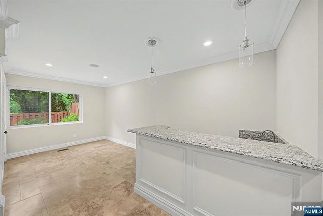 3 Daniel Drive, Englewood, NJ 07631