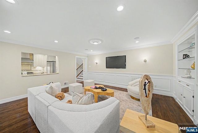 3 Daniel Drive, Englewood, NJ 07631