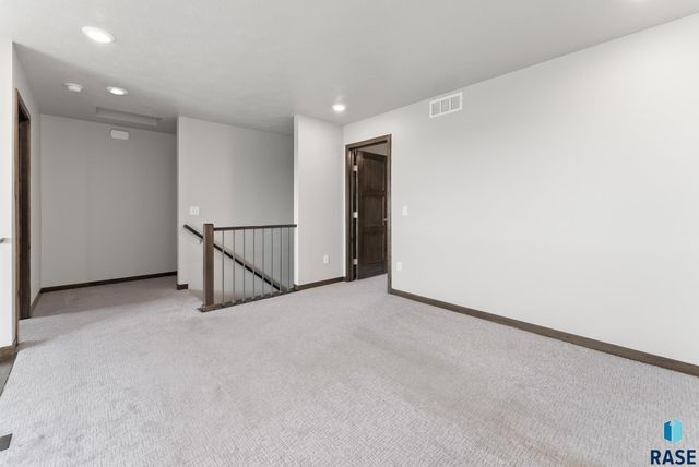 3626 E Siasconset Pl, Sioux Falls, SD 57108