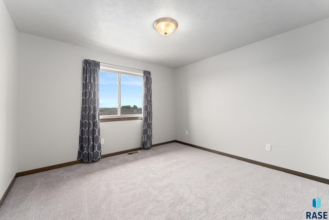 3626 E Siasconset Pl, Sioux Falls, SD 57108