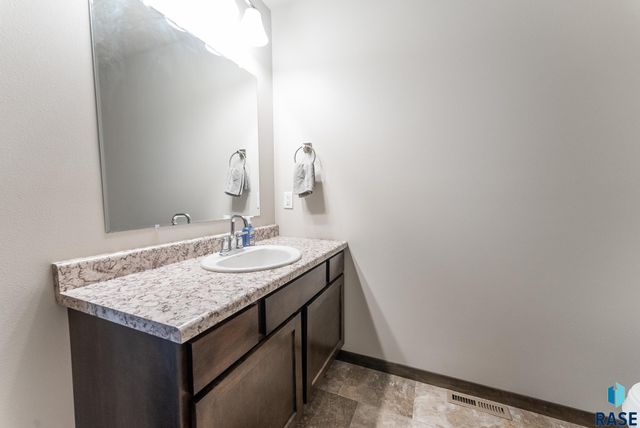 3626 E Siasconset Pl, Sioux Falls, SD 57108