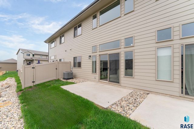 3626 E Siasconset Pl, Sioux Falls, SD 57108