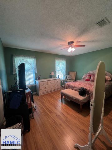 49 Mallard Drive NE, Ludowici, GA 31316