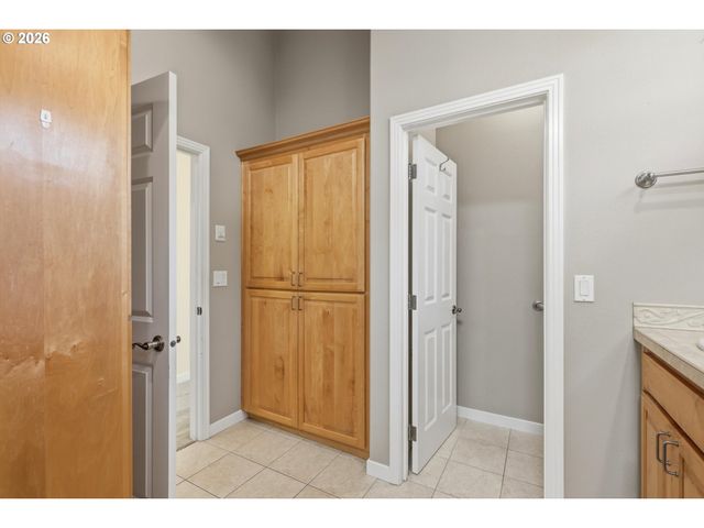 640 Se 40TH Ter, Gresham, OR 97080