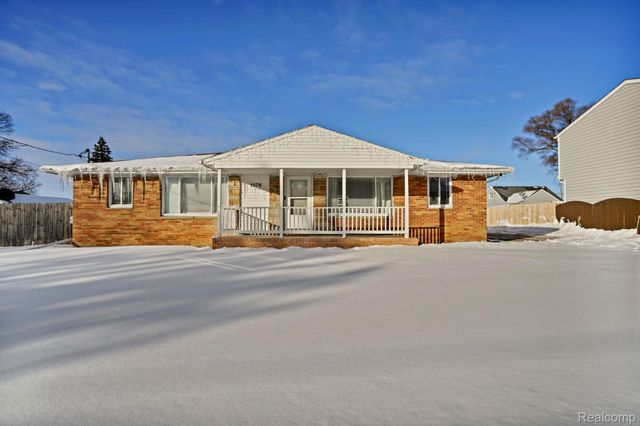 1076 W Kurtz Avenue, Mt. Morris Township, MI 48505