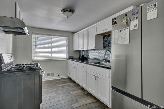 1076 W Kurtz Avenue, Mt. Morris Township, MI 48505