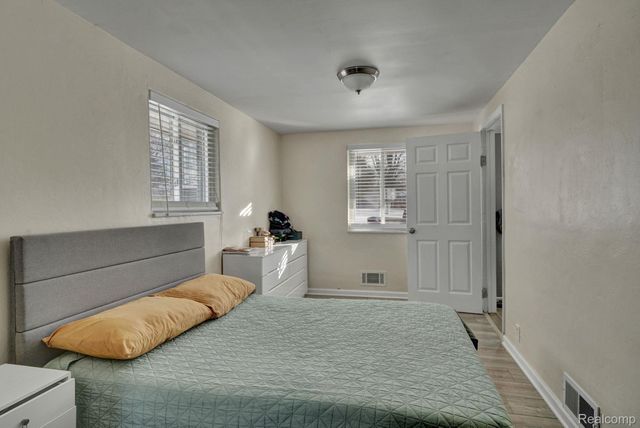 1076 W Kurtz Avenue, Mt. Morris Township, MI 48505