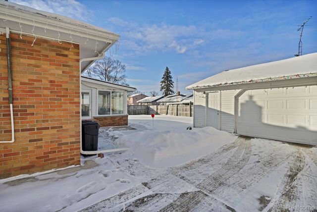 1076 W Kurtz Avenue, Mt. Morris Township, MI 48505