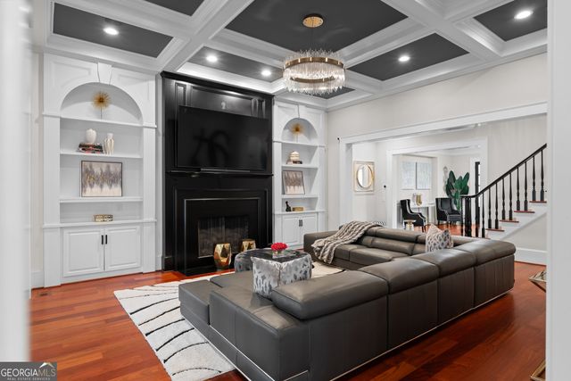 980 Fenimore Circle, Sandy Springs, GA 30350