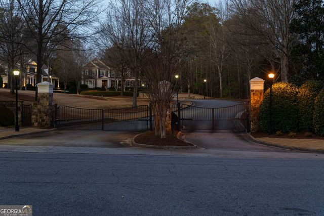 980 Fenimore Circle, Sandy Springs, GA 30350