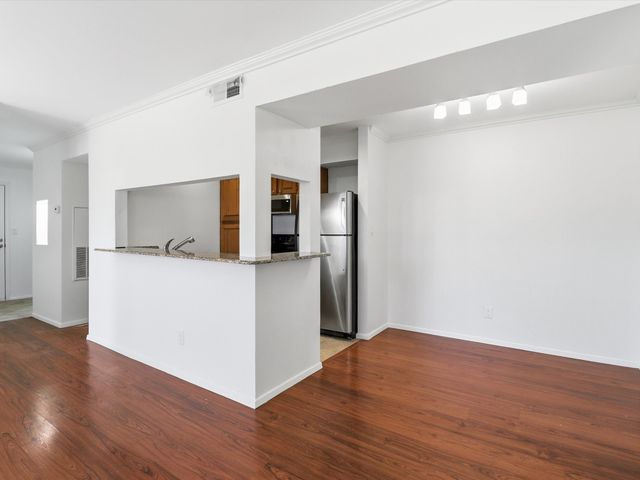 2501 W Zia Road 10-102, Santa Fe, NM 87505