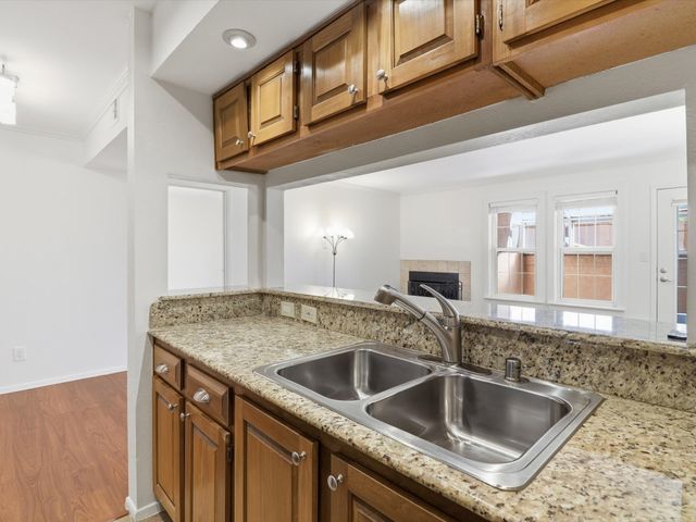 2501 W Zia Road 10-102, Santa Fe, NM 87505