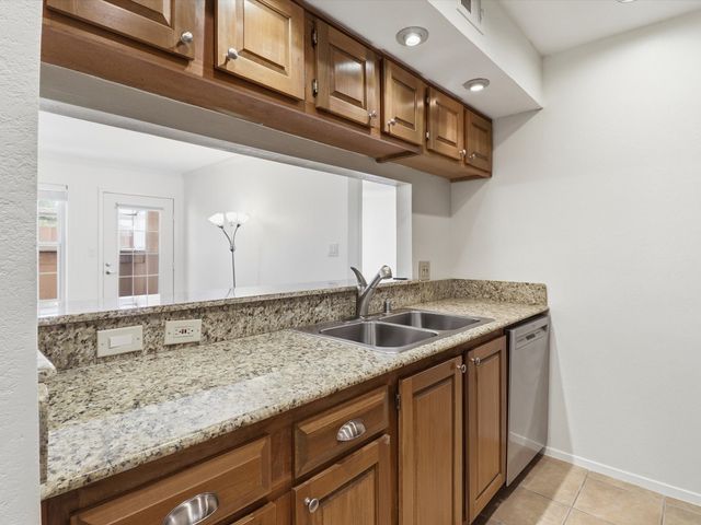 2501 W Zia Road 10-102, Santa Fe, NM 87505