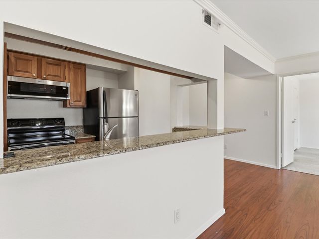 2501 W Zia Road 10-102, Santa Fe, NM 87505