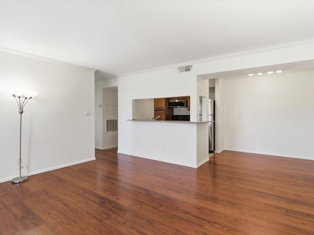 2501 W Zia Road 10-102, Santa Fe, NM 87505