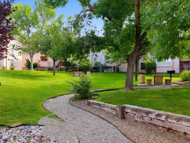 2501 W Zia Road 10-102, Santa Fe, NM 87505