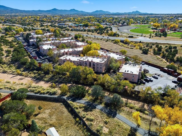2501 W Zia Road 10-102, Santa Fe, NM 87505