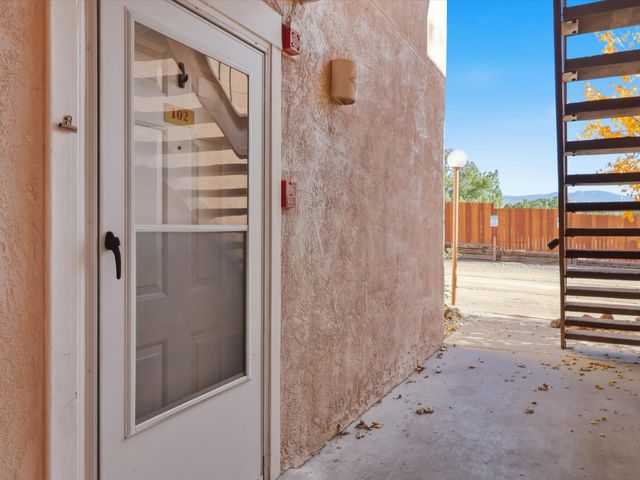 2501 W Zia Road 10-102, Santa Fe, NM 87505