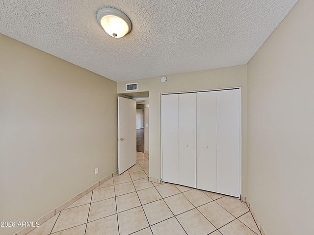 102 W IVYGLEN Street, Mesa, AZ 85201