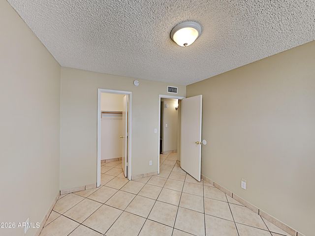 102 W IVYGLEN Street, Mesa, AZ 85201