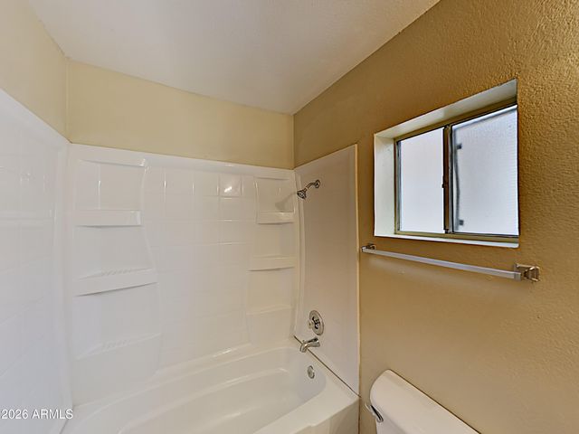 102 W IVYGLEN Street, Mesa, AZ 85201