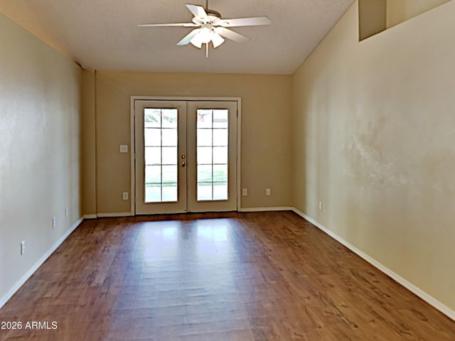 102 W IVYGLEN Street, Mesa, AZ 85201