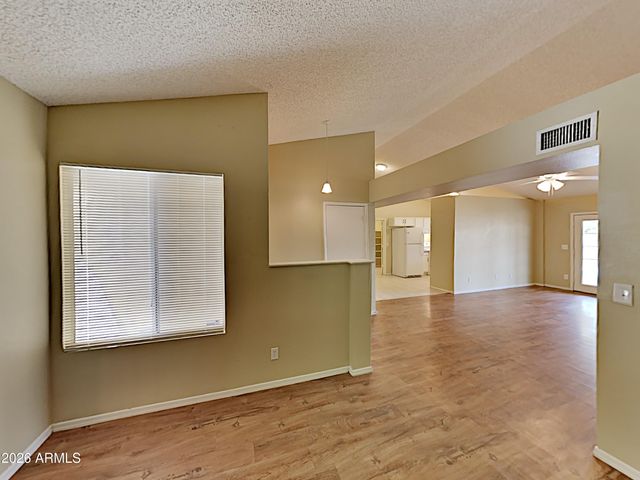 102 W IVYGLEN Street, Mesa, AZ 85201