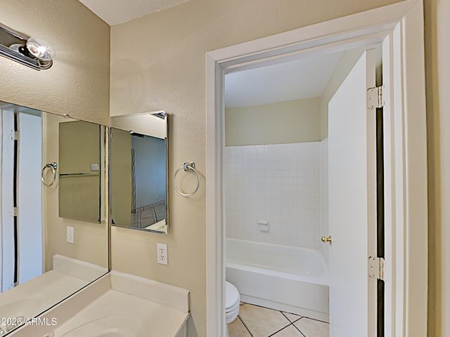 102 W IVYGLEN Street, Mesa, AZ 85201