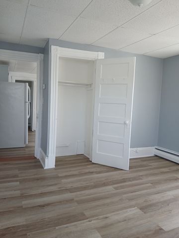 600 Warren Ave 3, Brockton, MA 02301